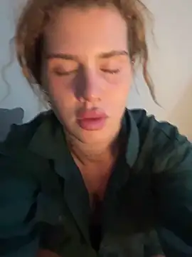 EmiliaCatalina's sex show image EmiliaCatalina's sex show image