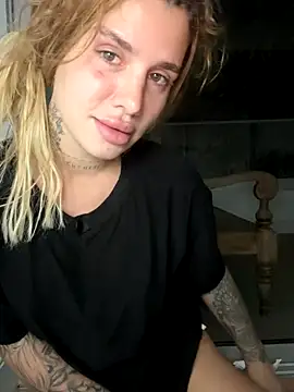 EmiliaCatalina's sex show image EmiliaCatalina's sex show image