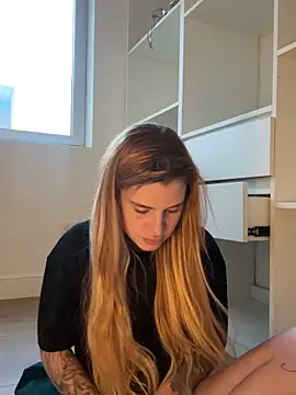 EmiliaCatalina's sex show image