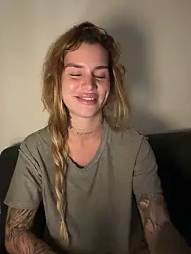 EmiliaCatalina's sex show image