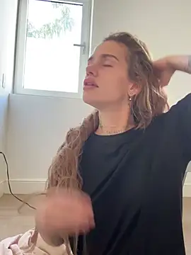 EmiliaCatalina's sex show image