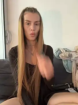 EmiliaCatalina's sex show image EmiliaCatalina's sex show image