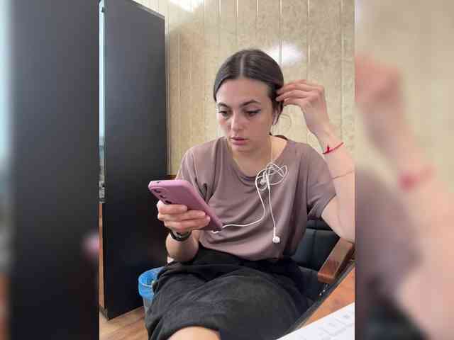 NikkySecrets's sex show image