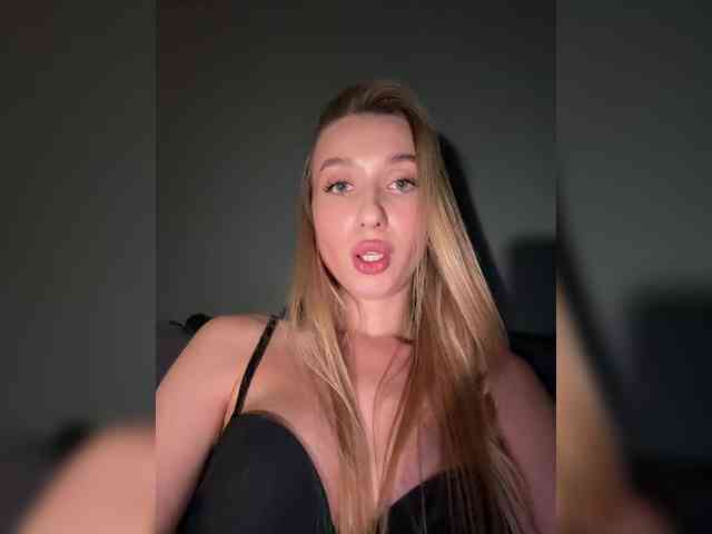 Изображение секс-шоу модели RiaMaryia Изображение секс-шоу модели RiaMaryia