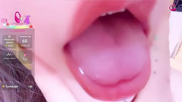 Изображение секс-шоу модели Yr_kitten_333