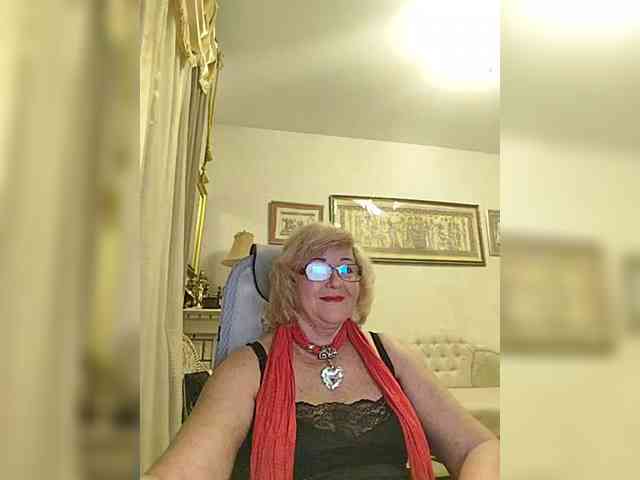 Изображение секс-шоу модели KarinkaSweet Изображение секс-шоу модели KarinkaSweet