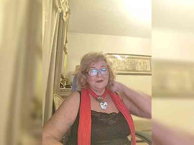 Изображение секс-шоу модели KarinkaSweet Изображение секс-шоу модели KarinkaSweet