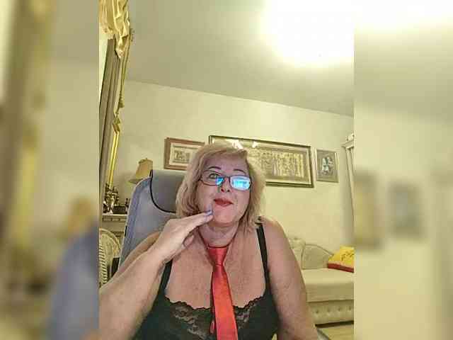 Изображение секс-шоу модели KarinkaSweet Изображение секс-шоу модели KarinkaSweet