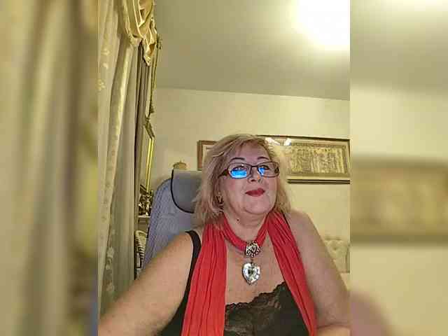 Изображение секс-шоу модели KarinkaSweet Изображение секс-шоу модели KarinkaSweet