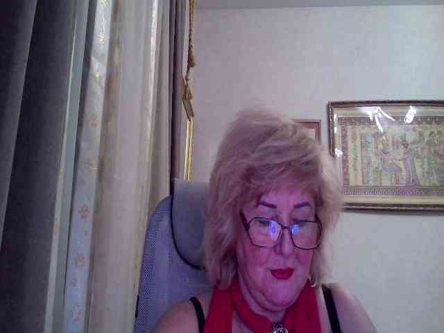 Изображение секс-шоу модели KarinkaSweet Изображение секс-шоу модели KarinkaSweet