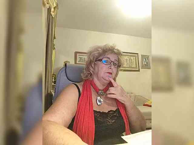 Изображение секс-шоу модели KarinkaSweet Изображение секс-шоу модели KarinkaSweet