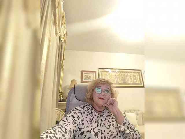 Изображение секс-шоу модели KarinkaSweet Изображение секс-шоу модели KarinkaSweet