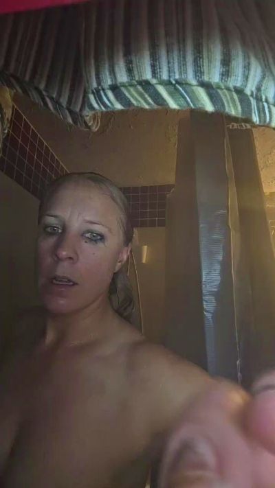 Badgurlspankme's sex show image