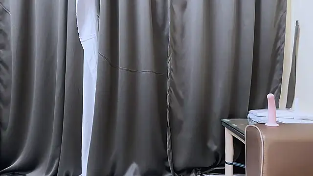 Yuki_Juicy's sex show image