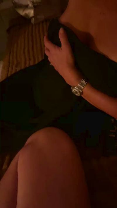 Loriginal32's sex show image