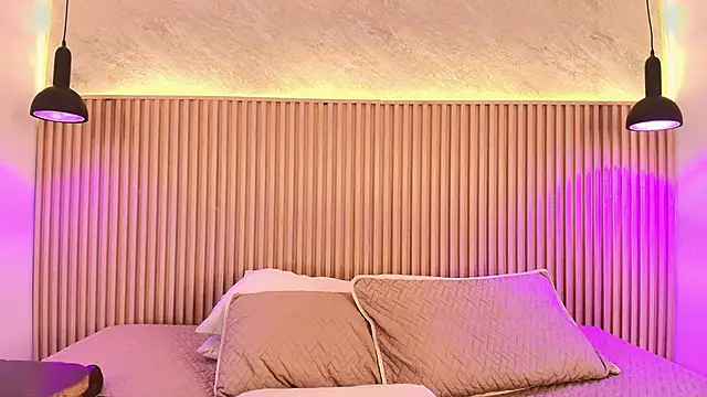 big_tits_in_your_face's sex show image