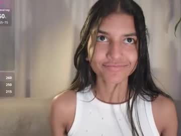 Изображение секс-шоу модели yuliethpetite Изображение секс-шоу модели yuliethpetite