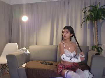 Изображение секс-шоу модели yuliethpetite Изображение секс-шоу модели yuliethpetite