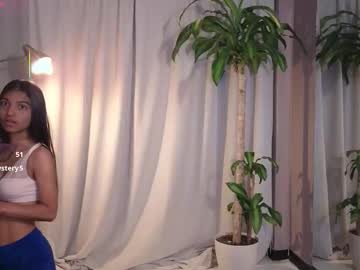 Изображение секс-шоу модели yuliethpetite