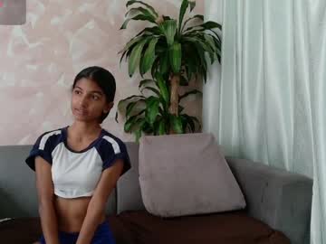 yuliethpetite's sex show image
