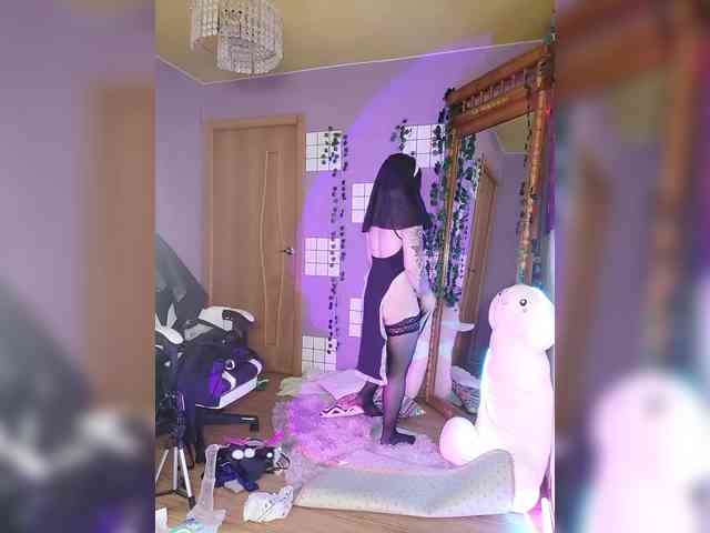 -Yourgirl's sex show image