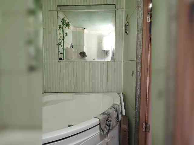 -Yourgirl's sex show image