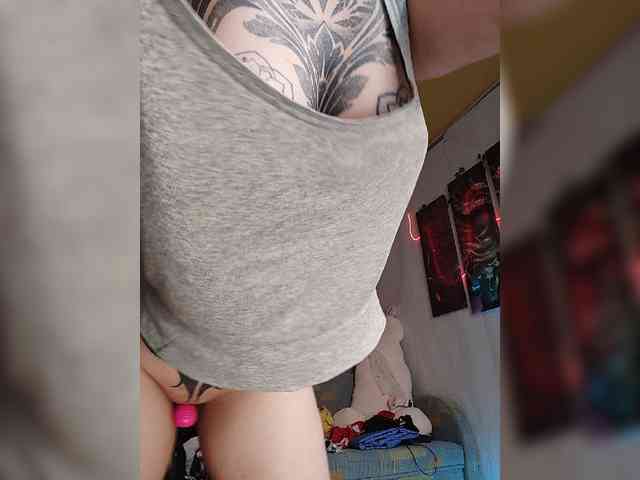 -Yourgirl's sex show image -Yourgirl's sex show image