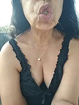 NakedMILFx's sex show image