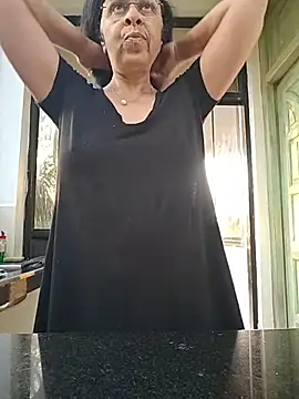 NakedMILFx's sex show image