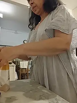 NakedMILFx's sex show image