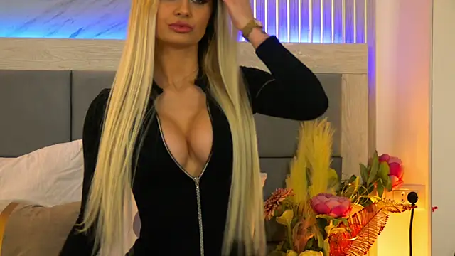 MiaCharm's sex show image