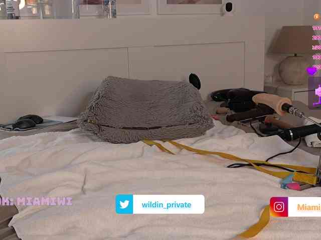 Изображение секс-шоу модели Emmababe Изображение секс-шоу модели Emmababe