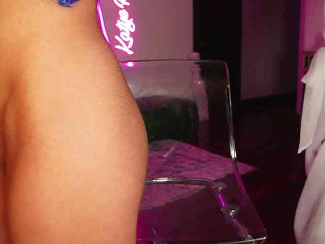 katyerave's sex show image