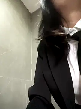 yourkeer's sex show image