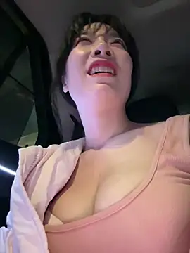 yourkeer's sex show image