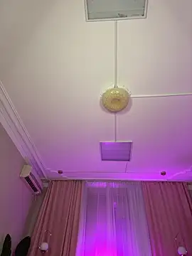 HugeBoobsAlice's sex show image