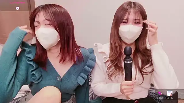 NA-KAREN-V8's sex show image