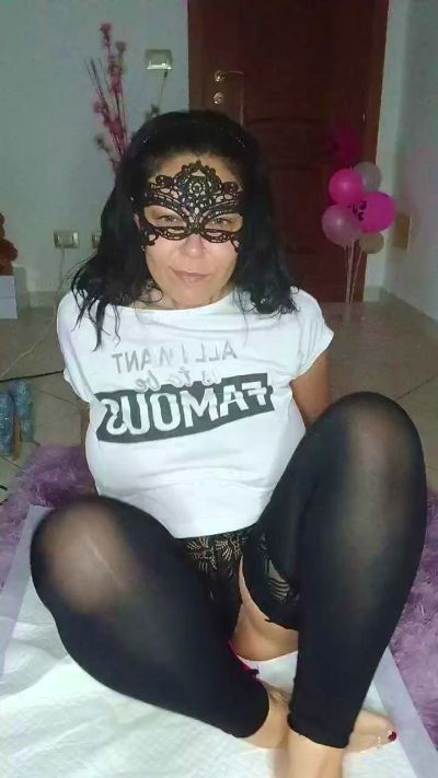 Изображение секс-шоу модели Adelaide986