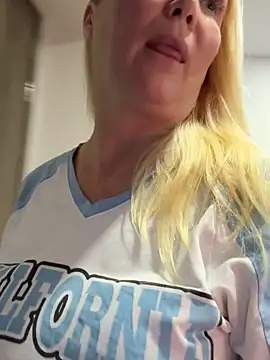 EmmaInLove23's sex show image EmmaInLove23's sex show image