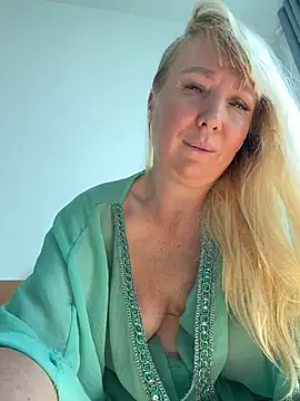 EmmaInLove23's sex show image