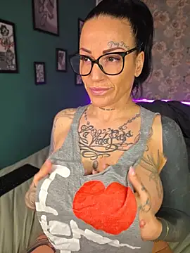 EmilyDiazofficial's sex show image