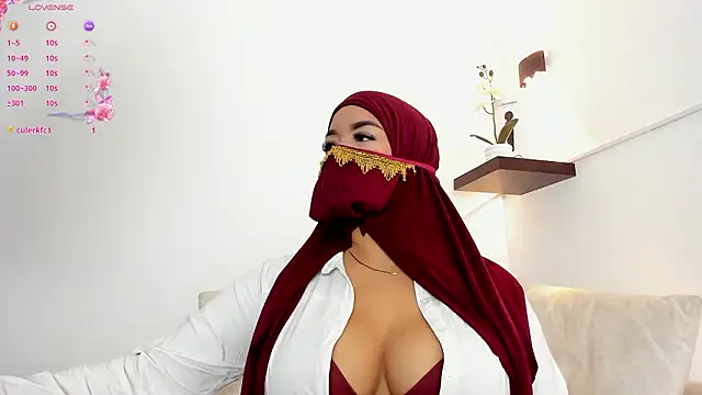 thaira_aly's sex show image