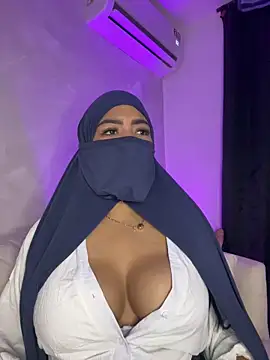 thaira_aly's sex show image