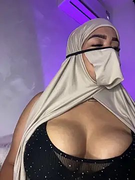 thaira_aly's sex show image