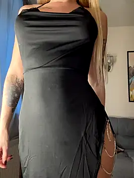 Vladamais's sex show image