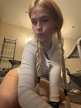 Vladamais's sex show image