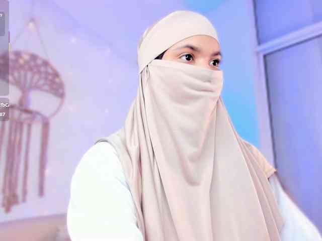 Aura-cuutee's sex show image