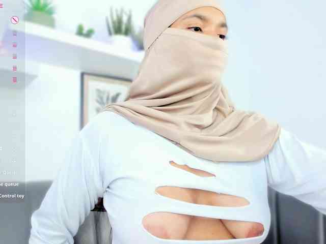 Aura-cuutee's sex show image