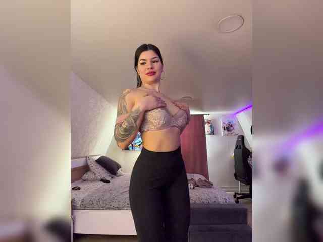 -MaybeBaby-'s sex show image