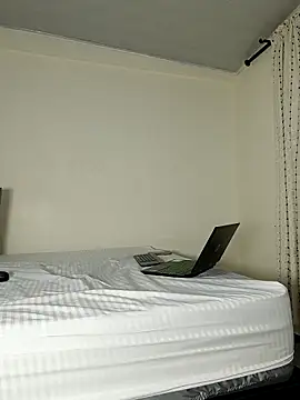 Изображение секс-шоу модели saasha_Petit